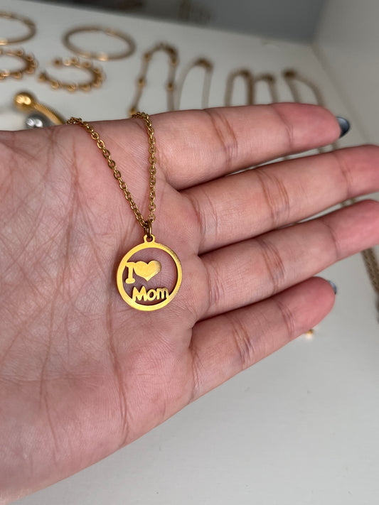 I Love Mom Neckace