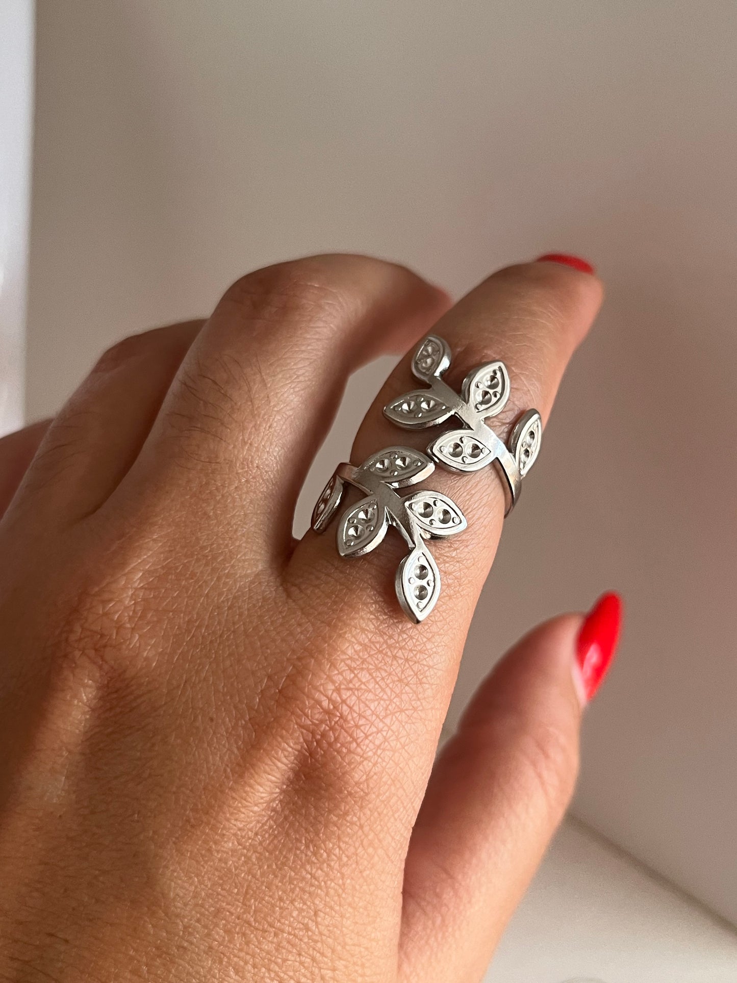 Silver leave ring