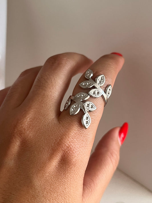 Silver leave ring