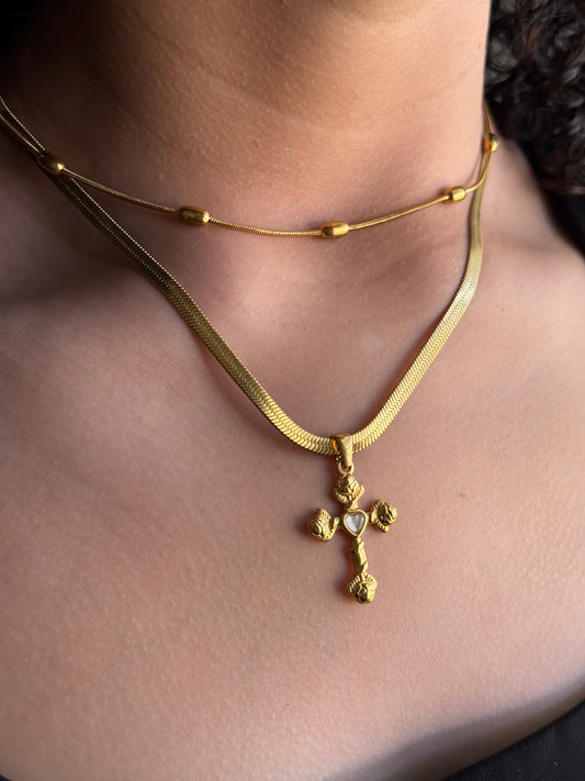 Bold Cross Necklace (se venden por separado)